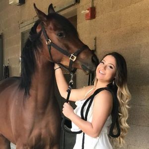 Meet your Posher, Isabel